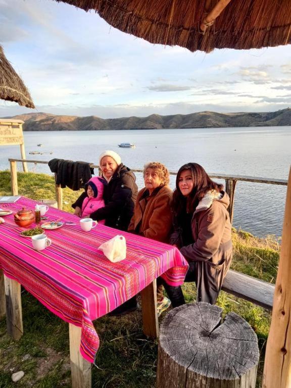 Hostal Luna Del Titikaka En Isla De La Luna Bolivia Hotel Luaran gambar